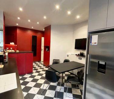 Ternes Apartment | 240 m² Apartment ∙ 4 bedrooms ∙ 10 guests