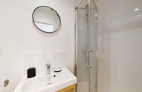 Bagnolet Resort | 240 m² Private room ∙ 1 bedroom ∙ 2 guests