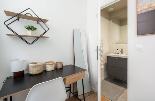 18th Arrondissement Resort | 248 m² Private room ∙ 1 bedroom ∙ 1 guest