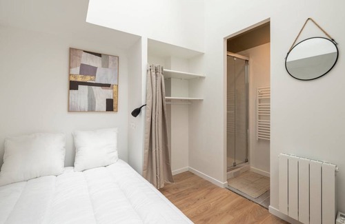 18th Arrondissement Resort | 248 m² Private room ∙ 1 bedroom ∙ 1 guest