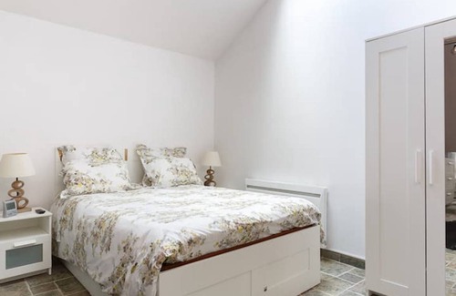 Ville-d'Avray Apartment | 25 m² Studio flat ∙ 1 bedroom ∙ 2 guests