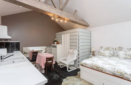 Ville-d'Avray Apartment | 25 m² Studio flat ∙ 1 bedroom ∙ 2 guests