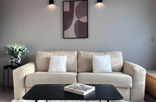 Faubourg-du-Roule Apartment | 28 m² Studio flat ∙ 3 guests