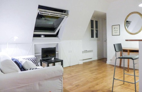 Quartier de l'Ecole-Militaire Apartment | 34 m² Apartment ∙ 1 bedroom ∙ 2 guests