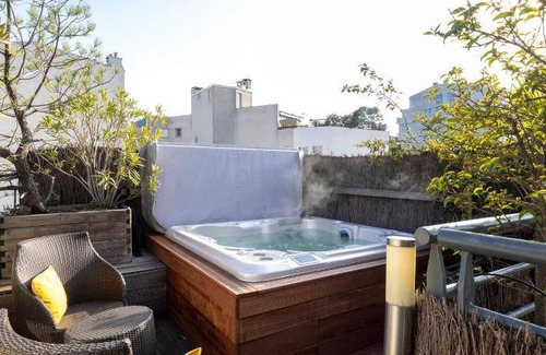 Quartier du Petit-Montrouge Bed & Breakfast | 350 m² Bed and breakfast ∙ 7 bedrooms ∙ 25 guests