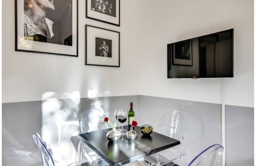 Saint-Germain-des-Pres Apartment | 43 m² Apartment ∙ 1 bedroom ∙ 2 guests