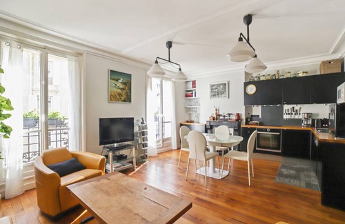 18th Arrondissement Apartment | 55 m² Apartment ∙ 2 bedrooms ∙ 3 guests