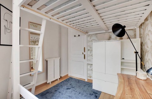 15th Arrondissement Resort | 65 m² Private room ∙ 1 bedroom ∙ 4 guests