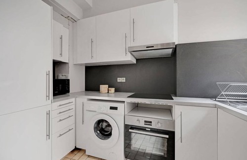15th Arrondissement Resort | 65 m² Private room ∙ 1 bedroom ∙ 4 guests
