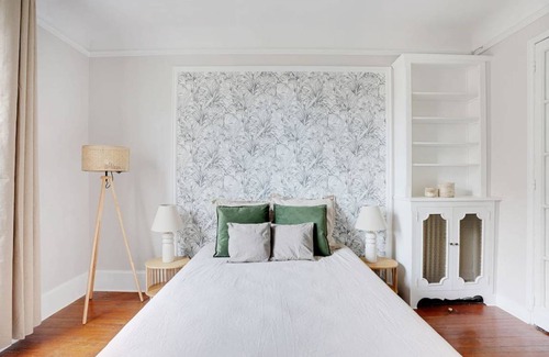 15th Arrondissement Resort | 65 m² Private room ∙ 1 bedroom ∙ 4 guests