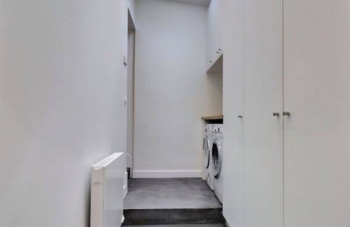 Republique–Point-du-Jour Apartment | 76 m² Apartment ∙ 3 bedrooms ∙ 6 guests