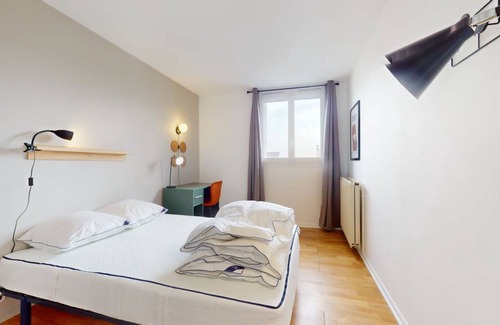 Gennevilliers Resort | 80 m² Private room ∙ 1 bedroom ∙ 2 guests