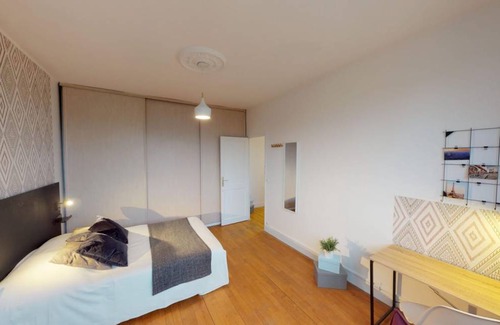 17th Arrondissement Resort | 93 m² Private room ∙ 1 bedroom ∙ 1 guest