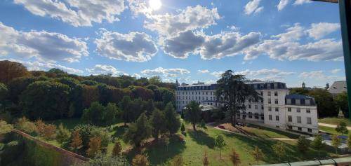 Vanves Apartment | 98 m² Apartment ∙ 3 bedrooms ∙ 6 guests