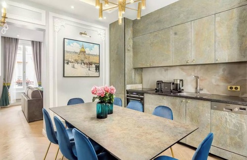 Saint-Merri Apartment | A PERFECT BLEND OF HISTORIC CHARM AND MODERN LUXURY BETWEEN NOTRE DAME & LOUVRE