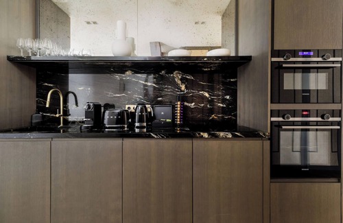 Saint-Thomas-d'Aquin Apartment | A Sophisticated 3-BR/2BA with Services - Saint‑Germain‑des‑Prés