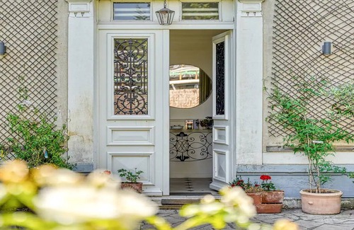 Vaucresson House | A TRADTIONAL FRENCH COUNTRYSIDE BUNGALOW NEAR PARIS & VERSAILLES