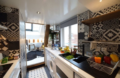 3rd Arrondissement Apartment | A4G Under the stars