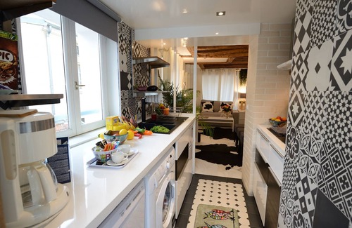 3rd Arrondissement Apartment | A4G Under the stars
