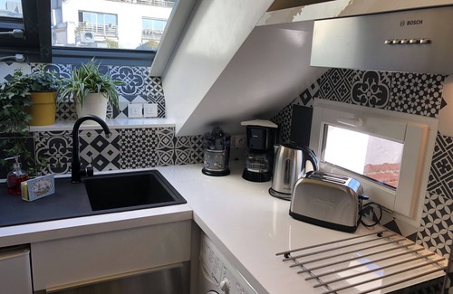 3rd Arrondissement Apartment | A5G Skyglass