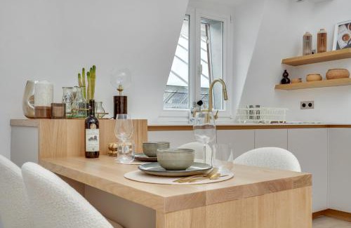 Gaillon Apartment | Amazing HISTORICAL PARISIEN LOFT NEXT TO LOUVRE AREA-4