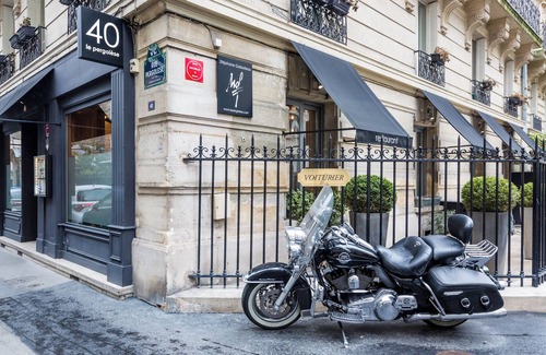 Porte-Dauphine Apartment | Ambassador Hideaway, by Veeve