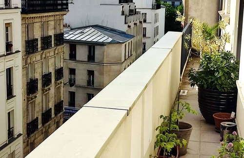 19th Arrondissement Apartment | Apartment near Parc des Buttes Chaumont - 4 bedrooms