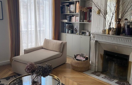 17th Arrondissement Apartment | Appartement Haussmannien Parisien Plein Coeur de Paris