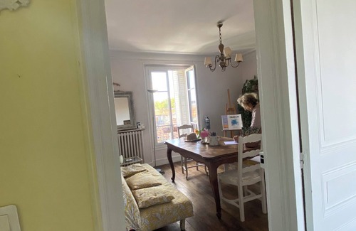 Maisons-Alfort Apartment | Artistic housing