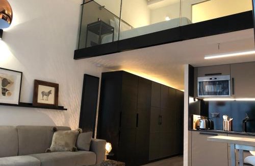 15th Arrondissement Apartment | B3 Loft Duplex 175Blo-Paris Convention