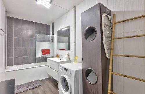 Flandres Apartment | Beautiful and bright 3 bed near La Villette