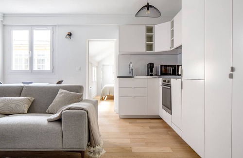 Arsenal Apartment | Blueground | Marais, nr shops & Bastille