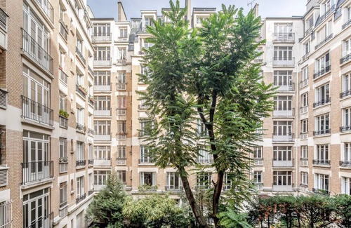 Quartier de la Plaine-de-Monceaux Apartment | Blueground | Porte de Champerret, elev, nr Neuilly
