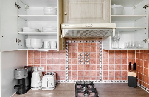 Arsenal Apartment | Blueground | St Paul, nr Bastille & Le Marais