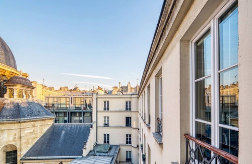 Arsenal Apartment | Blueground | St Paul, nr Bastille & Le Marais