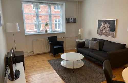 Frederiksberg C Apartment | Bright 2-bedroom apartment in sophisticated Frederiksberg