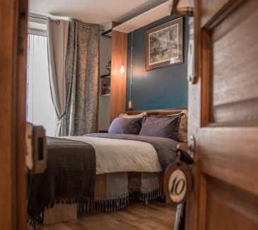 Quartier de la Porte-Saint-Denis House | Cédric hosts ! A Home in Paris