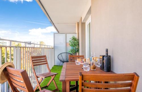 Saint-Denis Apartment | CAOPEO - Top Hôte Paris - 8 personnes Balcon Parking