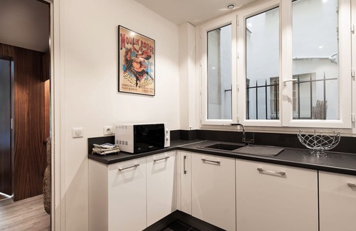 Batignolles Apartment | CAVALIER DES LIONS 2bedr 2 1/2baths