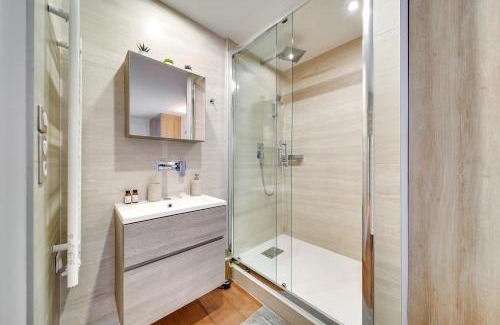 Gaillon Apartment | Central Historical Studio by Architect - Louvre