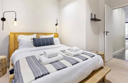 Gaillon Apartment | Charming 2 Bedroom Apartment in Paris