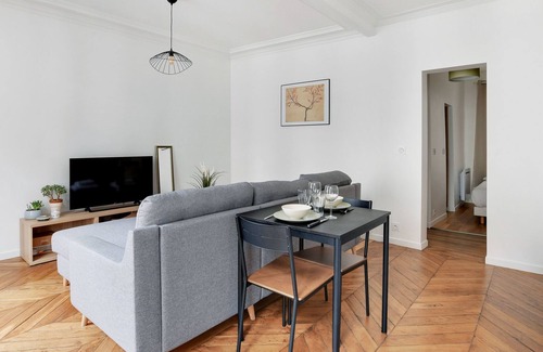 Quartier de la Porte-Saint-Denis Apartment | Charming flat near Grands Boulevards - Mobility lease