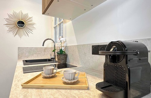 Saint-Merri Apartment | Charming studio near the Louvre Museum