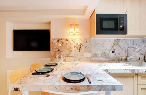 Saint-Vincent-de-Paul Apartment | Chic and Cosy Apartment-Canal Saint Martin