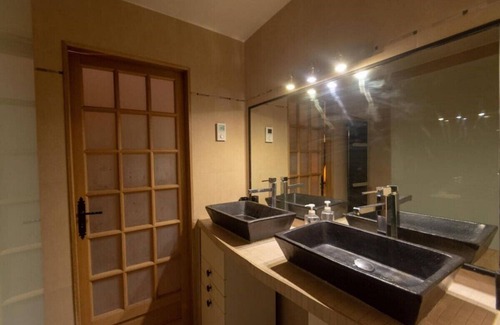 Quartier du Faubourg-Montmartre Apartment | Classic Parisian Nest