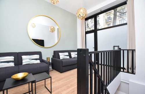 12th Arrondissement Apartment | CMG Michel Bizot / Trousseau