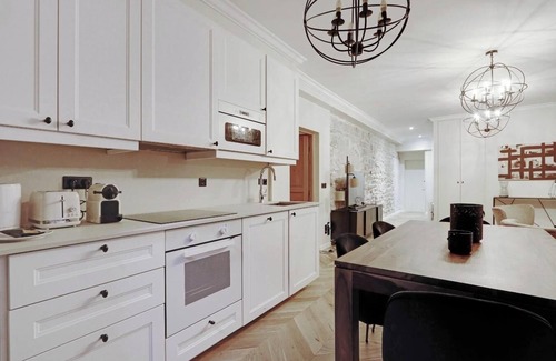 Arts-et-Metiers Apartment | COMBINATION OF CONTEMPORARY ELEGANCE & CLASSIC PARISIAN ALLURE -RUE SAINT MARTIN