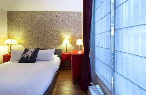 Saint-Thomas-d'Aquin Apartment | Comfort Meets Style In Chic Paris Apartment - Near Musée D'Orsay