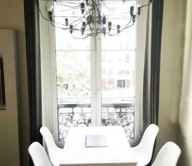 Odeon Apartment | Conde Chic Studio