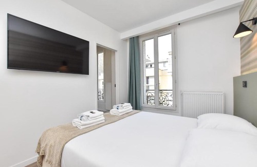 Quartier de Javel Apartment | Cosy bedroom - Tour Eiffel Champs de Mars